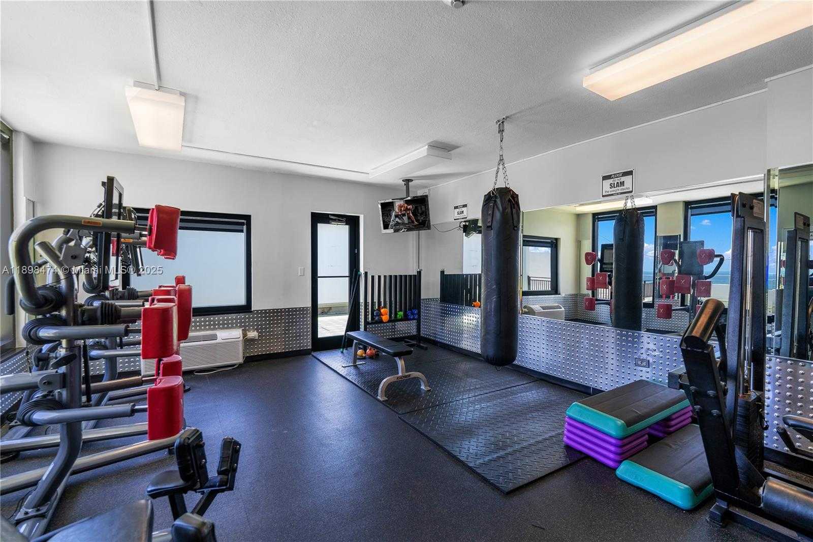 Small Image of 5555 COLLINS AVE #8P, Miami Beach Number 27