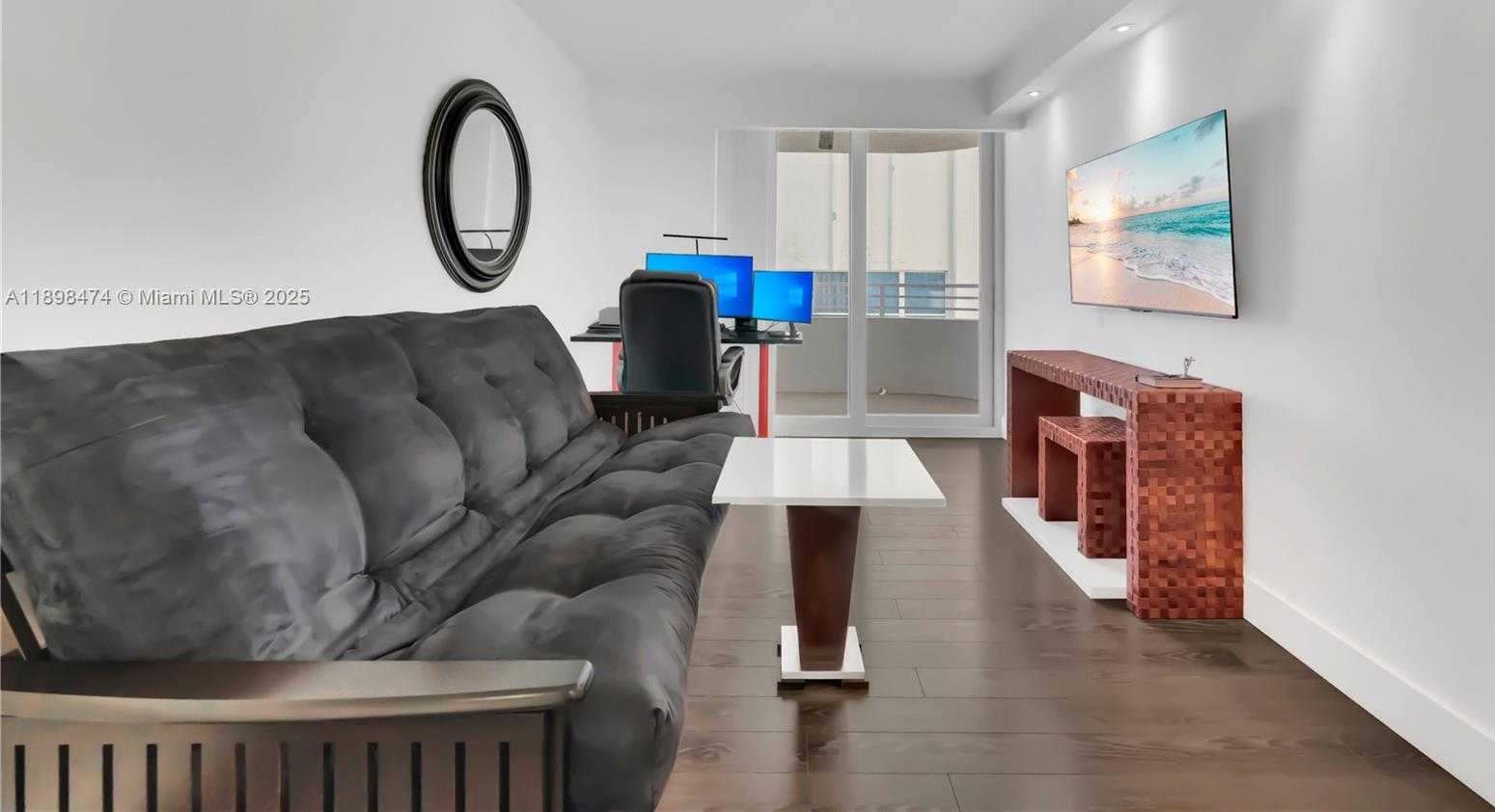 Small Image of 5555 COLLINS AVE #8P, Miami Beach Number 4