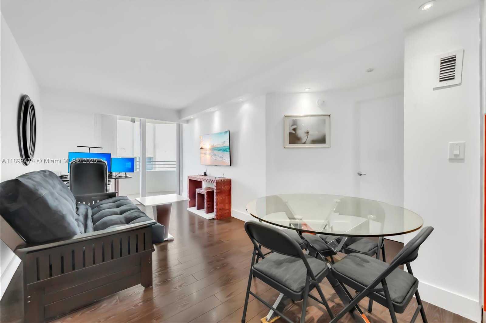 Small Image of 5555 COLLINS AVE #8P, Miami Beach Number 6