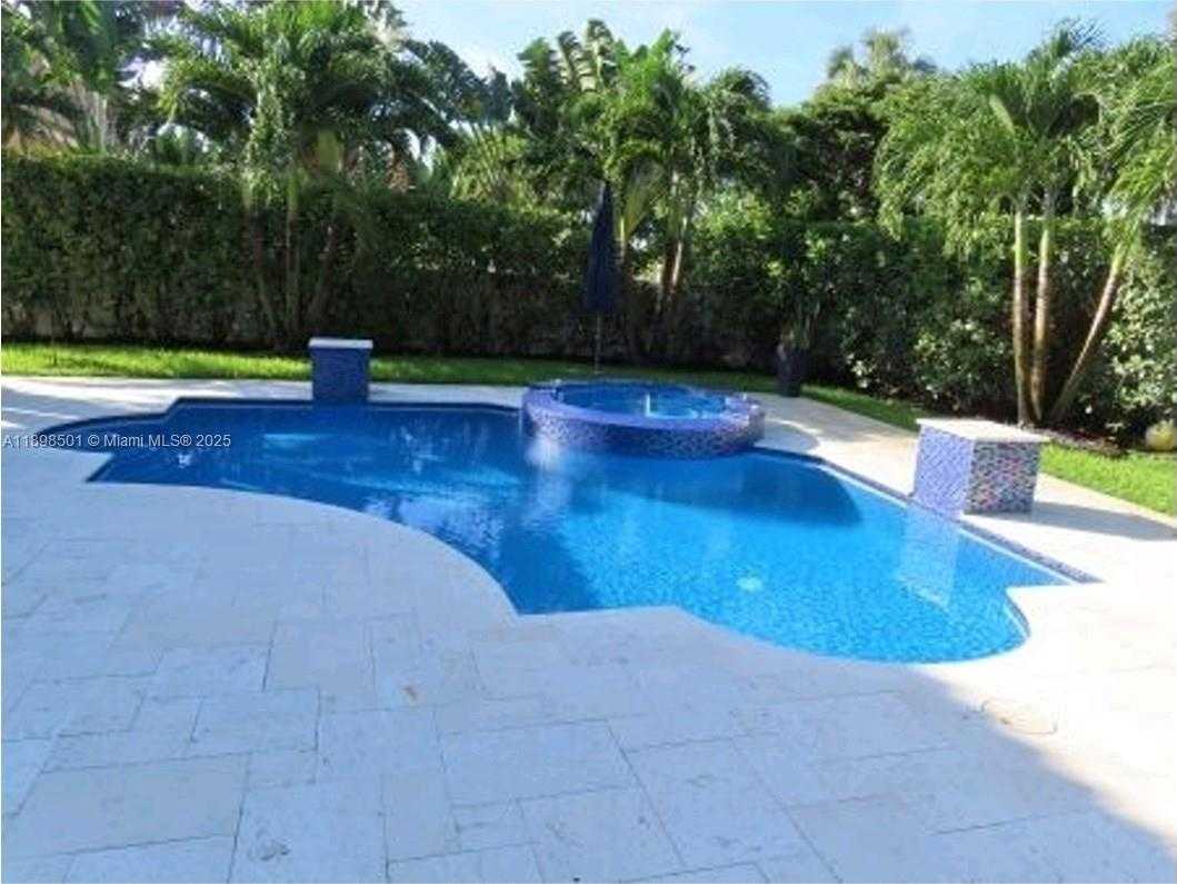Small Image of 1064 SOUTH WEST 159TH LN, Pembroke Pines Number 2