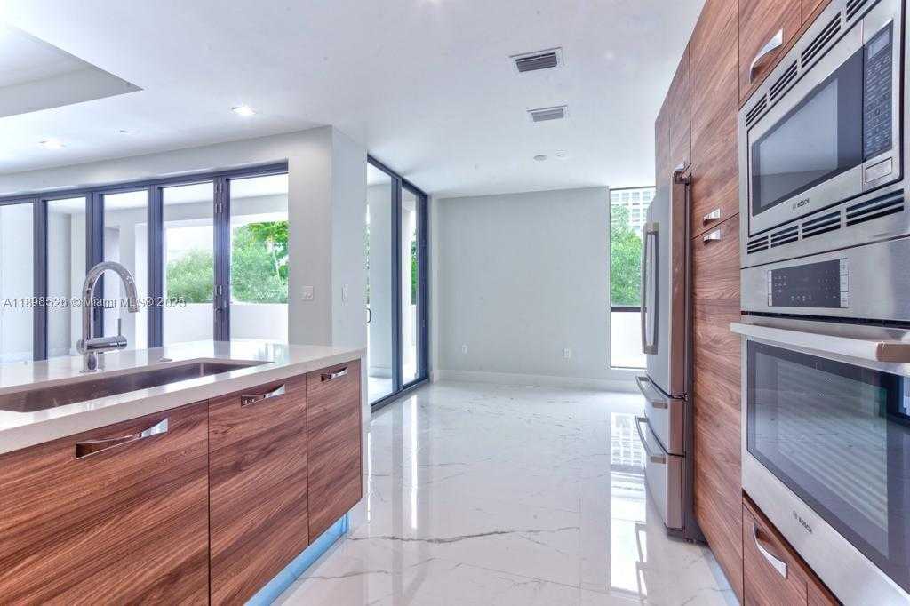 Small Image of 718 VALENCIA AVE #202, Coral Gables Number 12