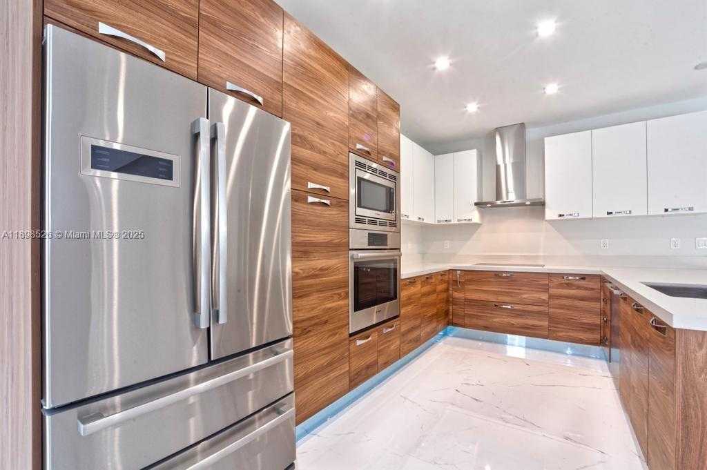 Small Image of 718 VALENCIA AVE #202, Coral Gables Number 13