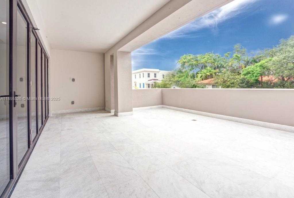 Small Image of 718 VALENCIA AVE #202, Coral Gables Number 17