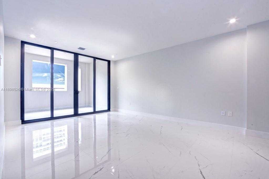 Small Image of 718 VALENCIA AVE #202, Coral Gables Number 18