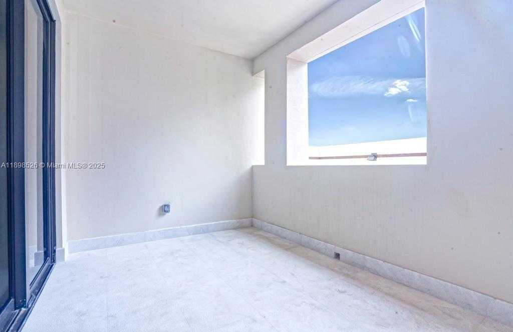 Small Image of 718 VALENCIA AVE #202, Coral Gables Number 19