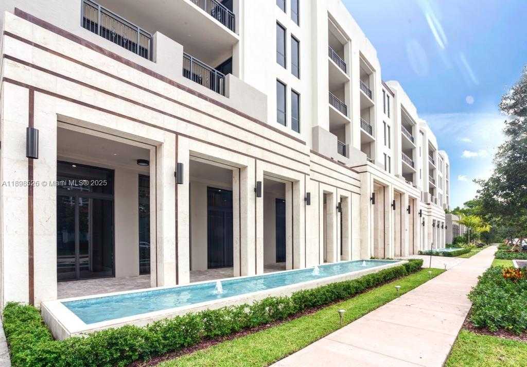 Small Image of 718 VALENCIA AVE #202, Coral Gables Number 2