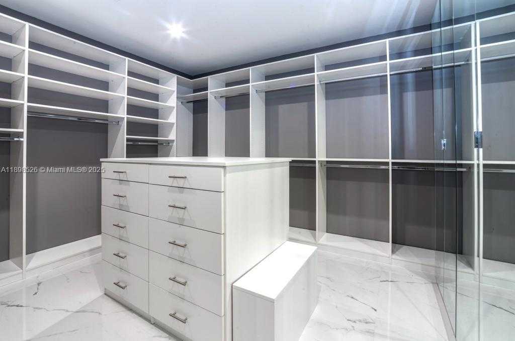 Small Image of 718 VALENCIA AVE #202, Coral Gables Number 20