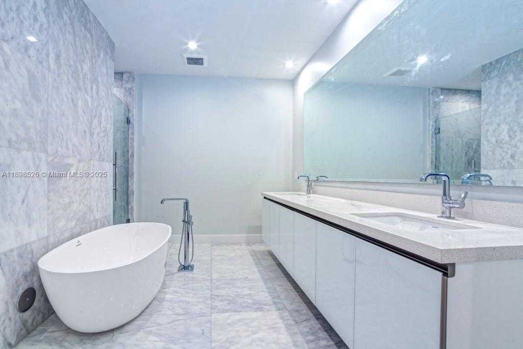 Small Image of 718 VALENCIA AVE #202, Coral Gables Number 22
