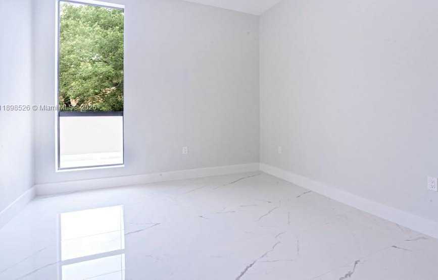 Small Image of 718 VALENCIA AVE #202, Coral Gables Number 24