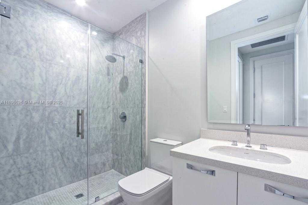 Small Image of 718 VALENCIA AVE #202, Coral Gables Number 27