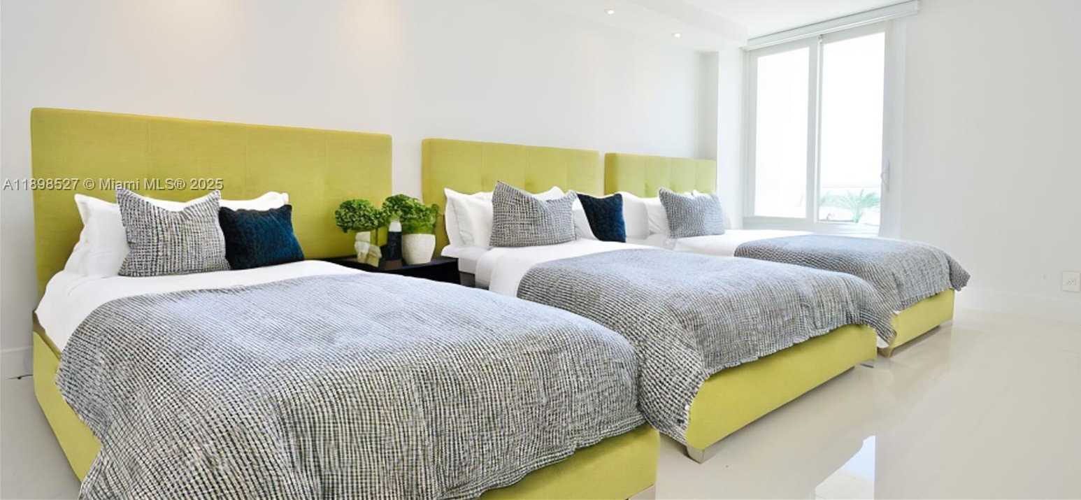 Small Image of 100 BAYVIEW DR #308, Sunny Isles Beach Number 11