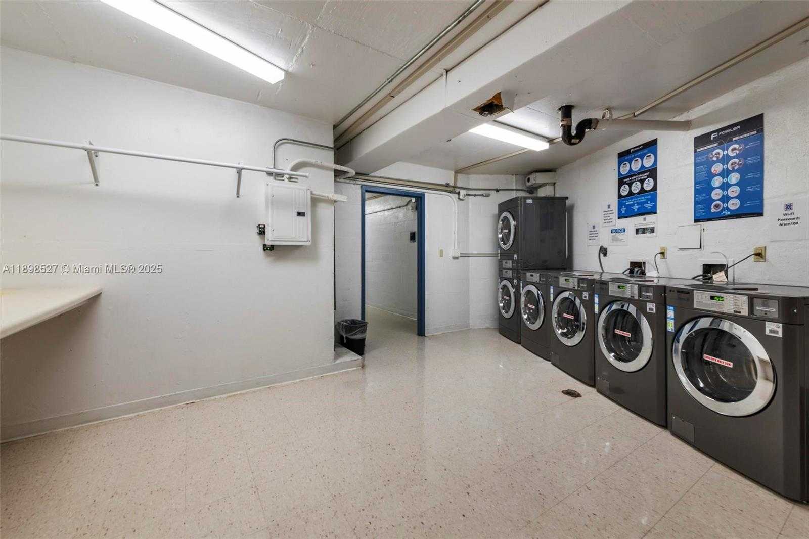 Small Image of 100 BAYVIEW DR #308, Sunny Isles Beach Number 14