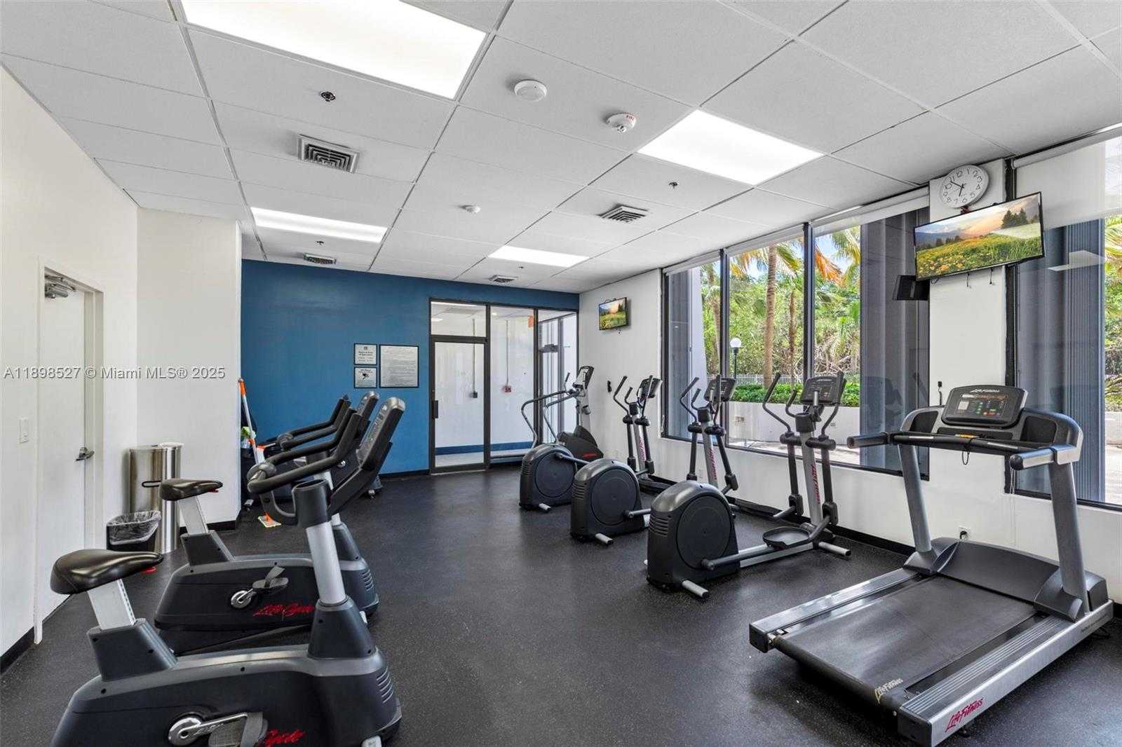 Small Image of 100 BAYVIEW DR #308, Sunny Isles Beach Number 15