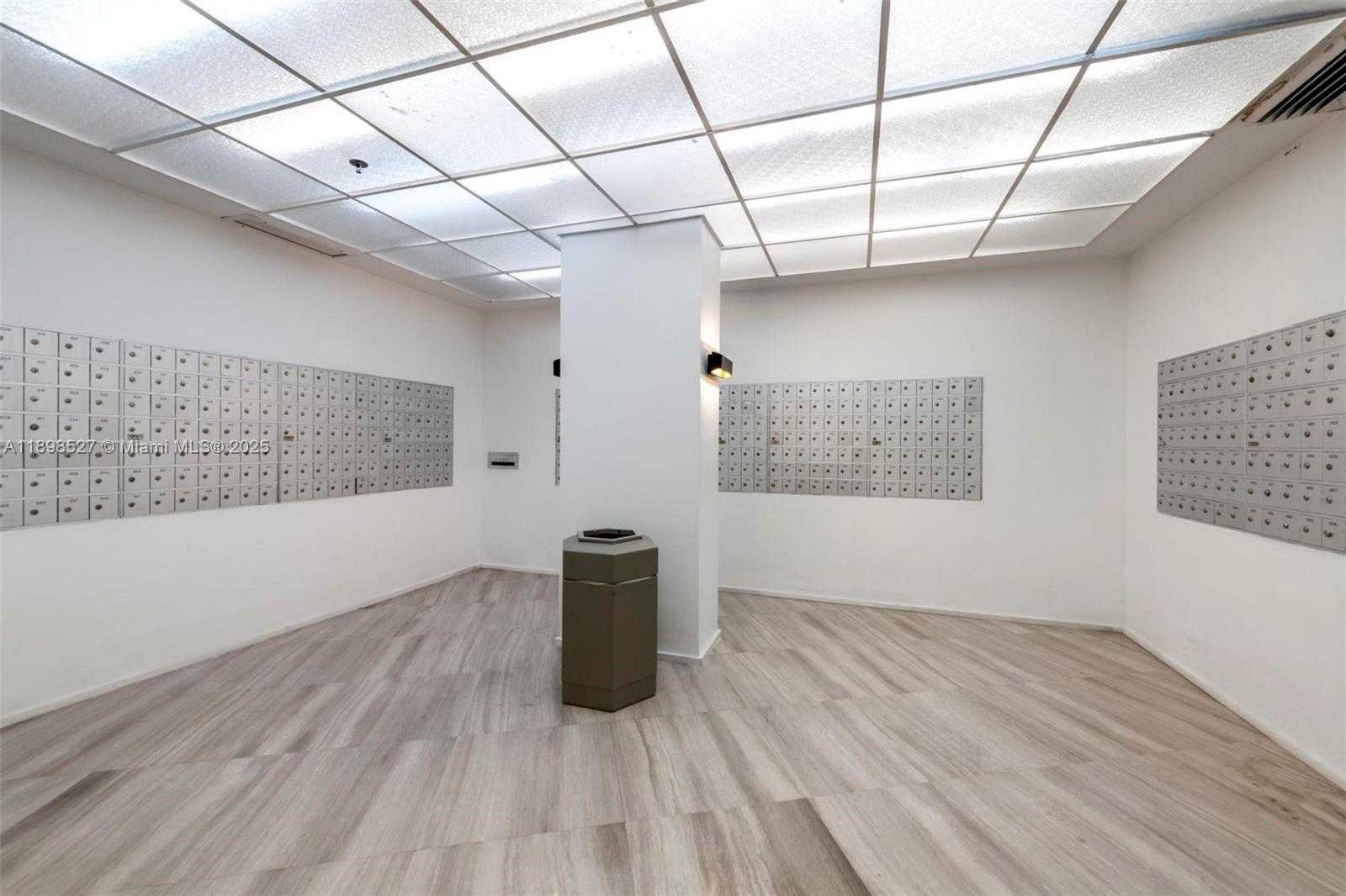 Small Image of 100 BAYVIEW DR #308, Sunny Isles Beach Number 19