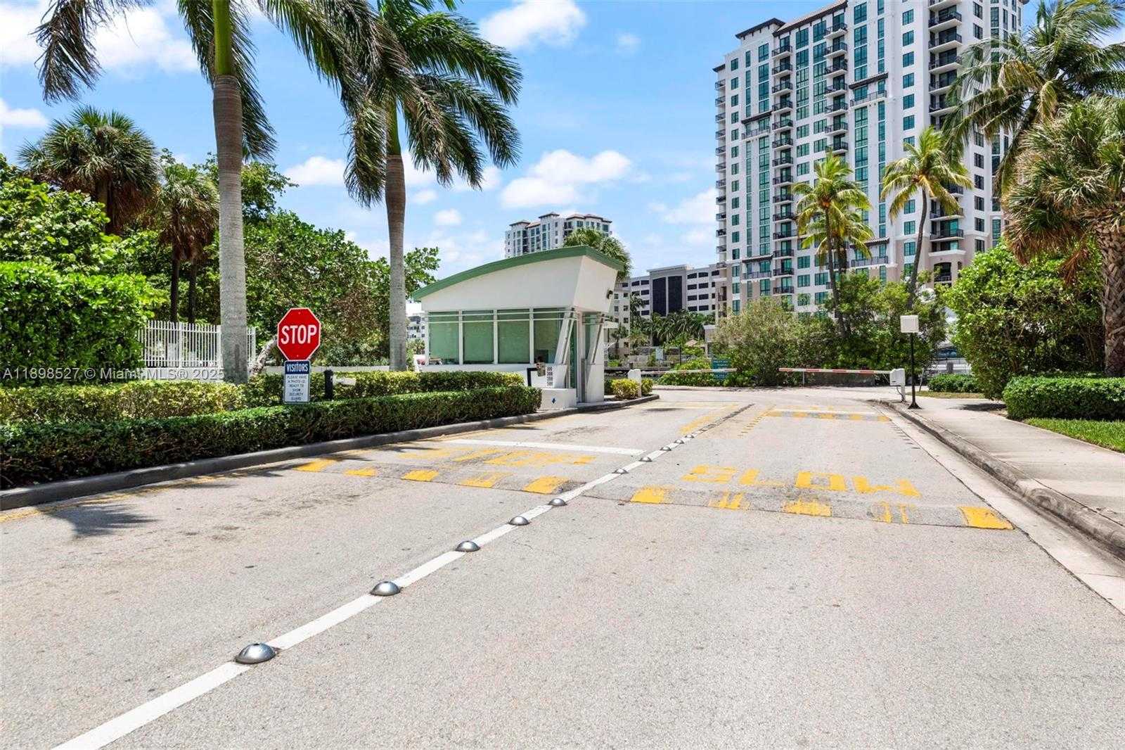 Small Image of 100 BAYVIEW DR #308, Sunny Isles Beach Number 22