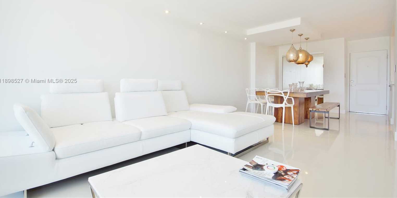 Small Image of 100 BAYVIEW DR #308, Sunny Isles Beach Number 5