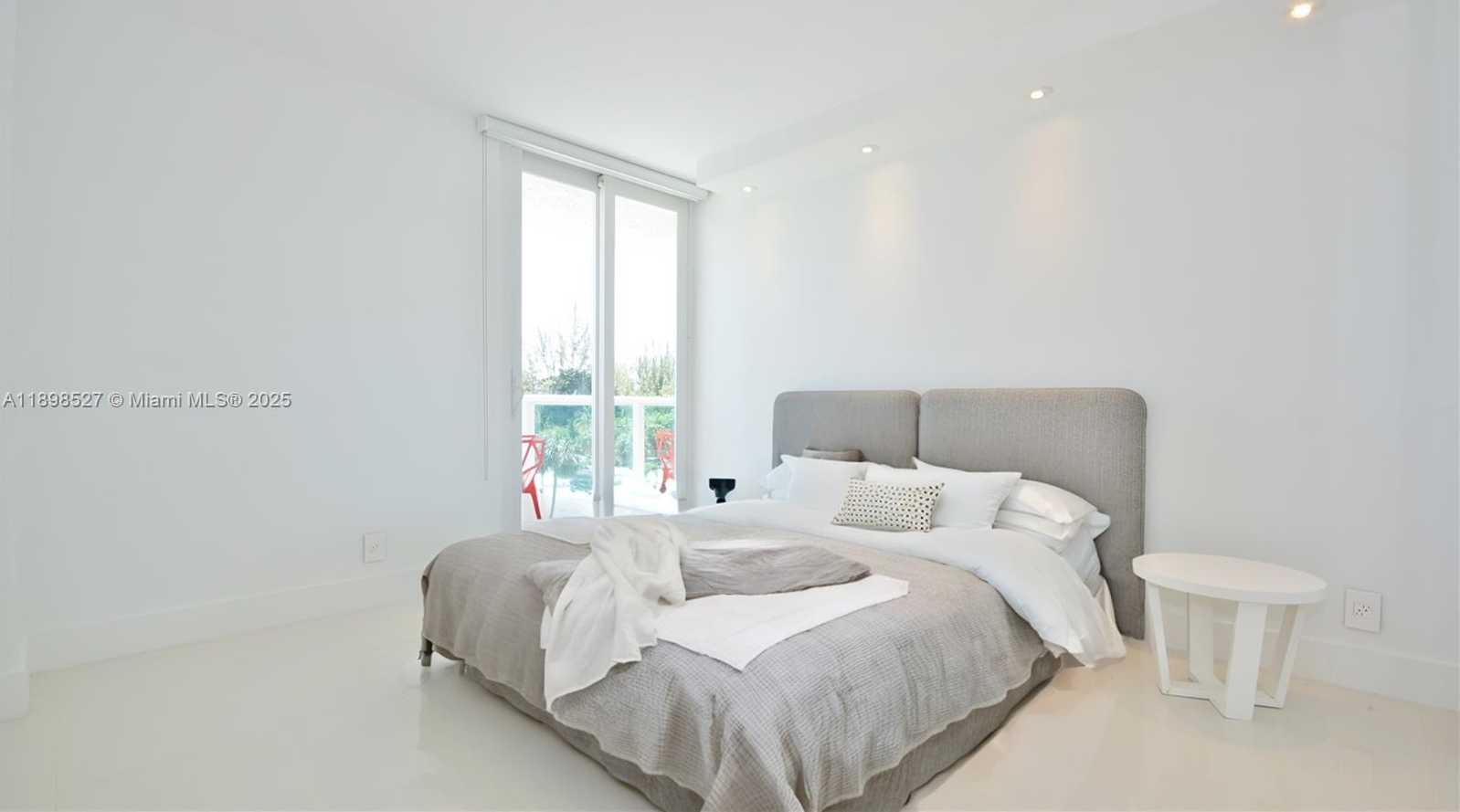 Small Image of 100 BAYVIEW DR #308, Sunny Isles Beach Number 9
