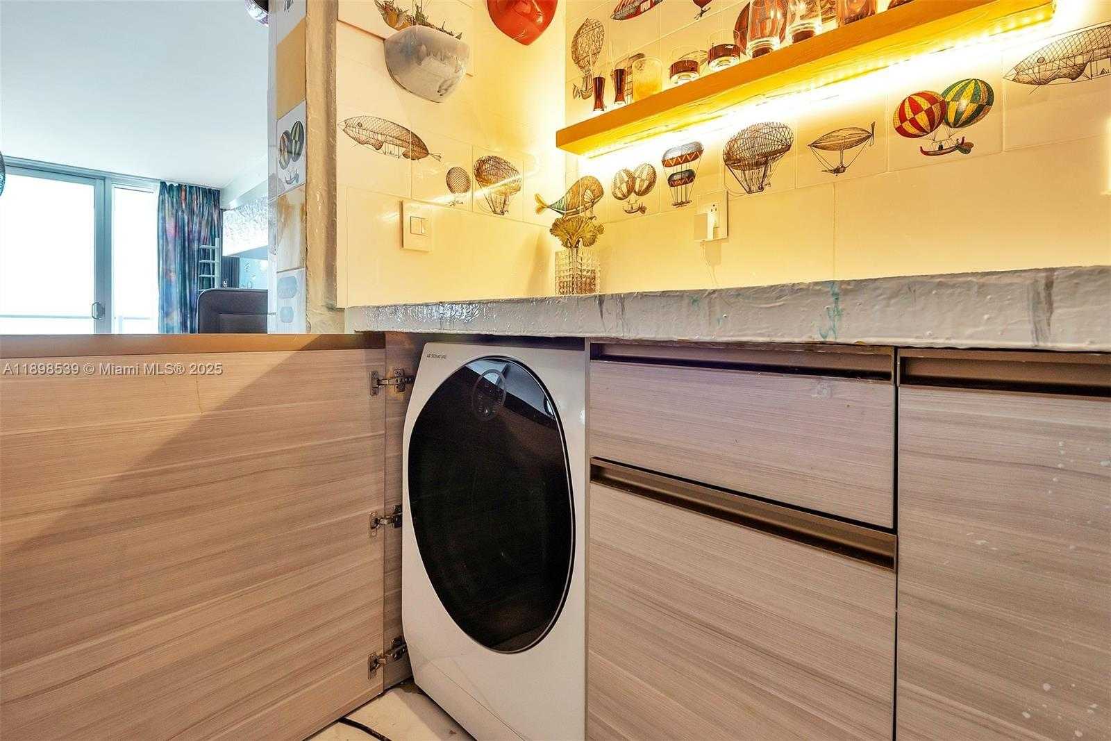 Small Image of 1100 WEST AVE #1020, Miami Beach Number 13