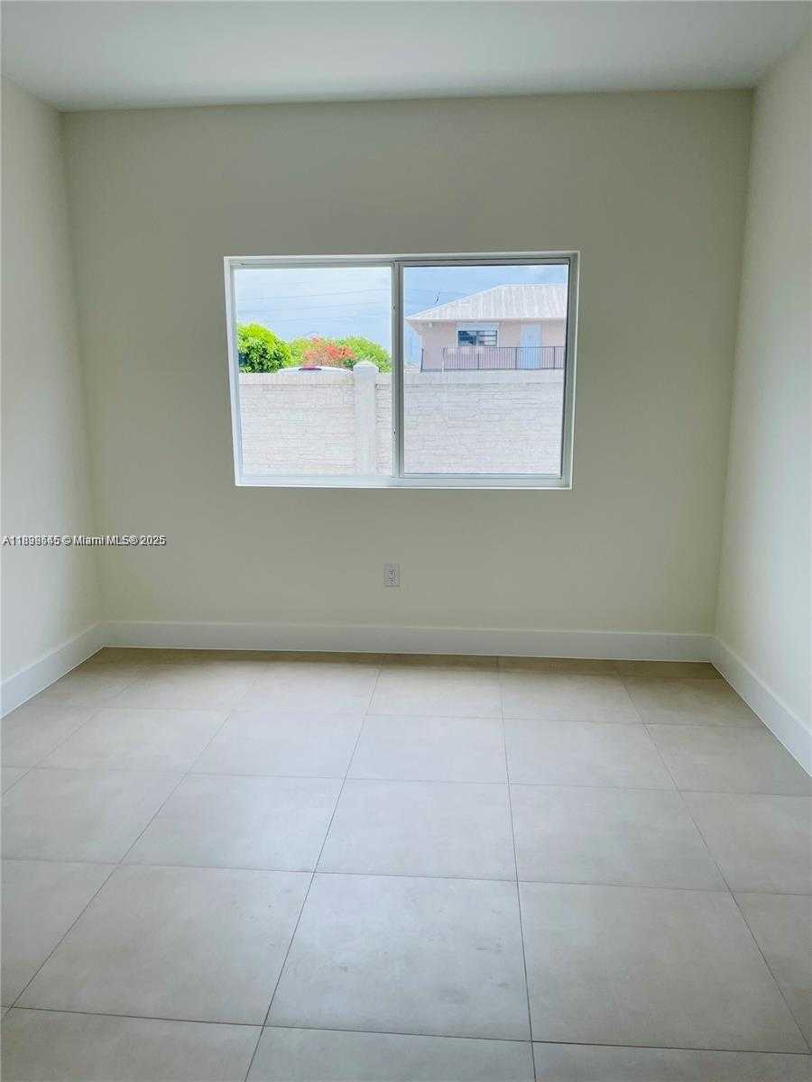 Small Image of 310 EAST 7TH ST #202-204, Hialeah Number 10