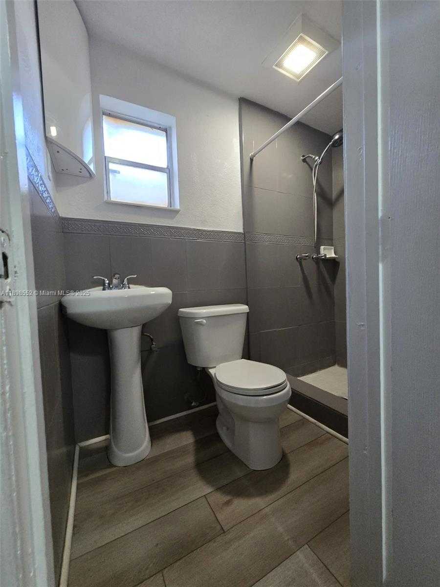 Small Image of 2523 NORTH WEST 32ND ST #2523, Miami Number 3