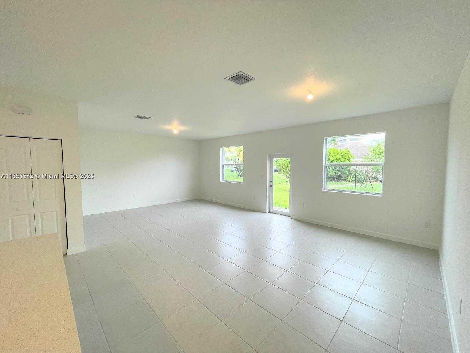 Small Image of 2647 SOUTH EAST 8 CT, Homestead Number 4