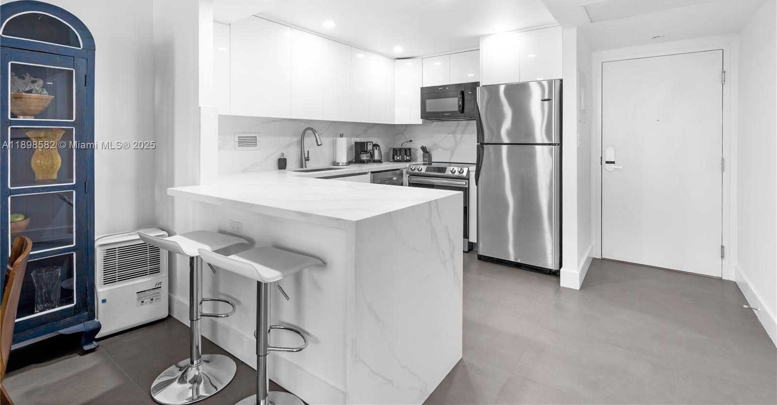 Small Image of 2301 COLLINS AVE #1543, Miami Beach Number 8