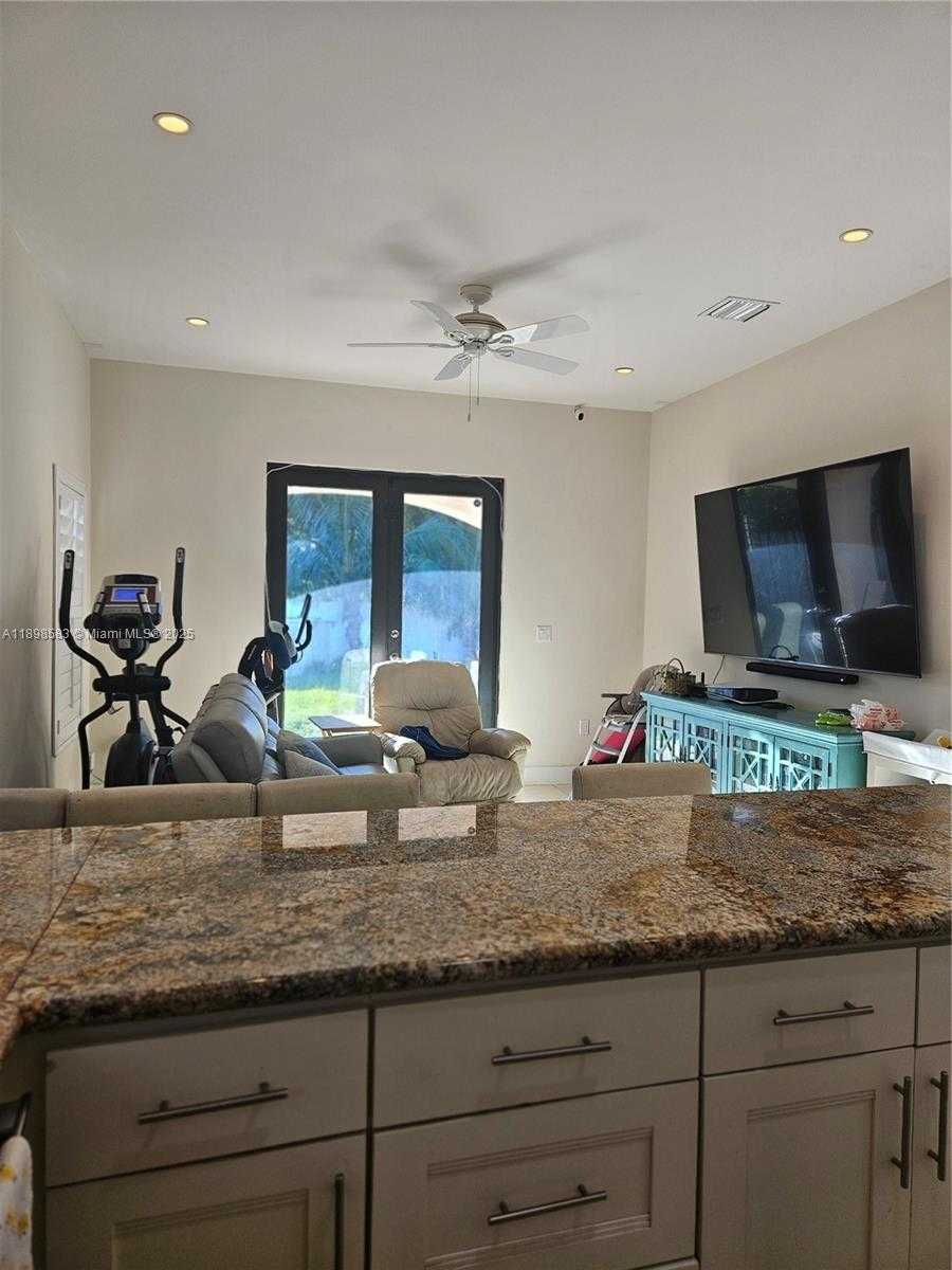 Small Image of 2030 SOUTH WEST 60TH AVE, Miami Number 12
