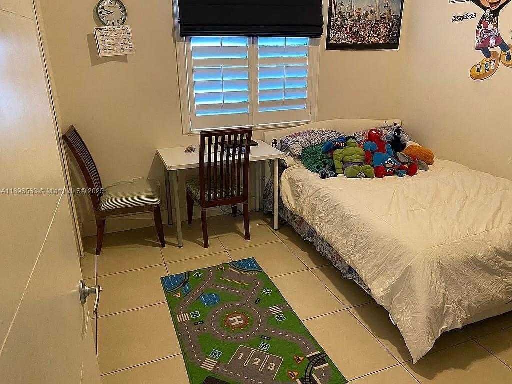 Small Image of 2030 SOUTH WEST 60TH AVE, Miami Number 15