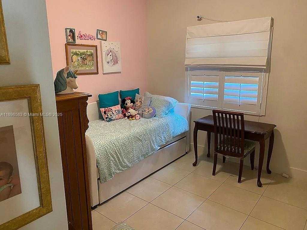 Small Image of 2030 SOUTH WEST 60TH AVE, Miami Number 19