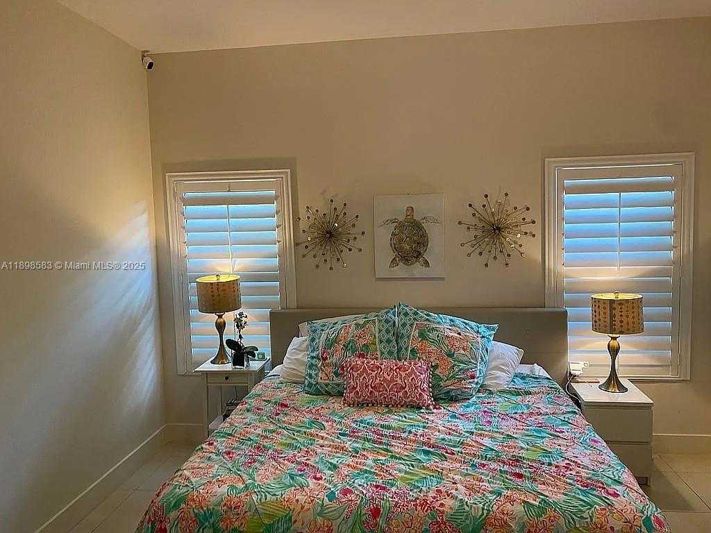 Small Image of 2030 SOUTH WEST 60TH AVE, Miami Number 21