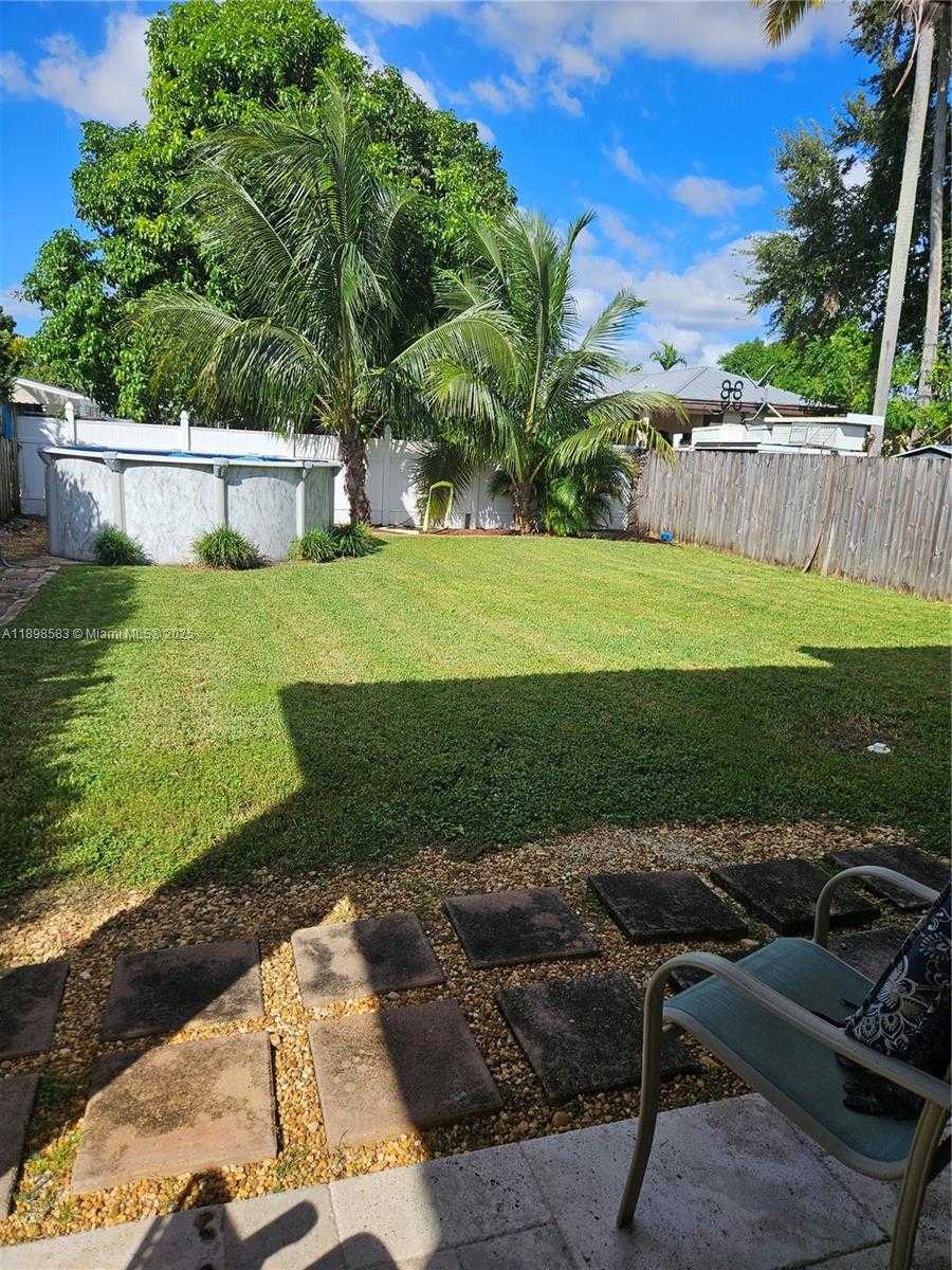 Small Image of 2030 SOUTH WEST 60TH AVE, Miami Number 27