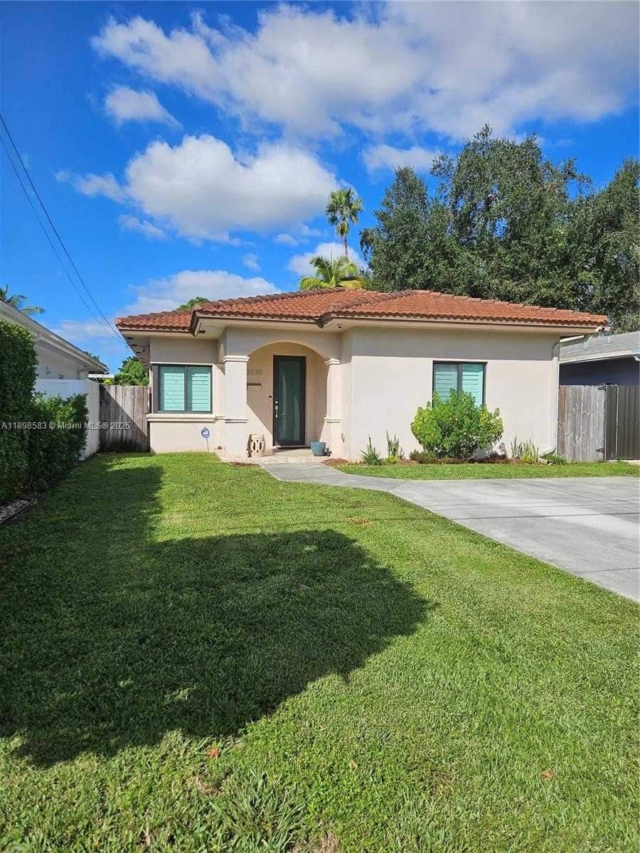 Small Image of 2030 SOUTH WEST 60TH AVE, Miami Number 3