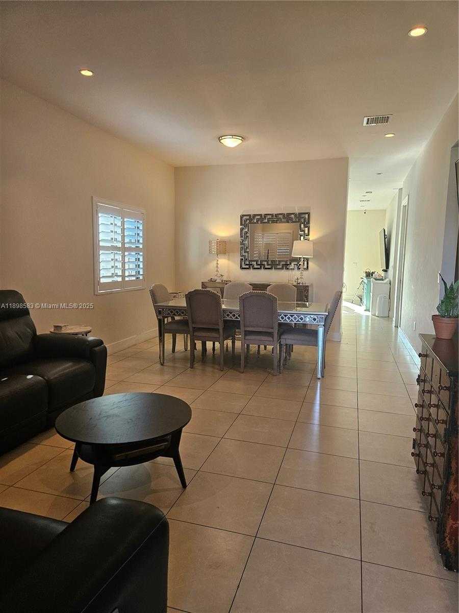 Small Image of 2030 SOUTH WEST 60TH AVE, Miami Number 4