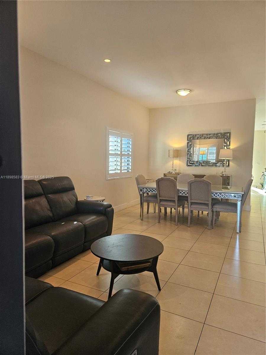 Small Image of 2030 SOUTH WEST 60TH AVE, Miami Number 5
