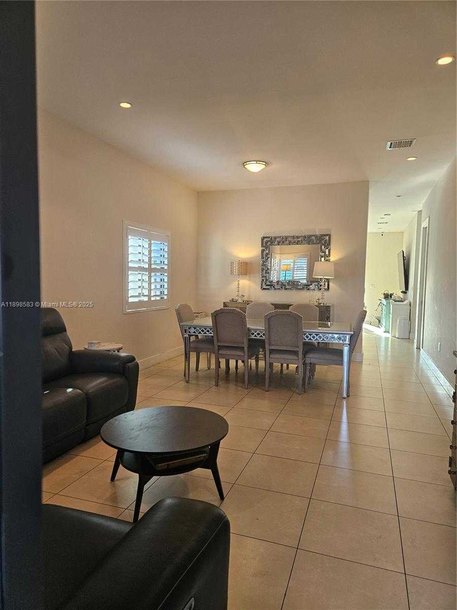 Small Image of 2030 SOUTH WEST 60TH AVE, Miami Number 6