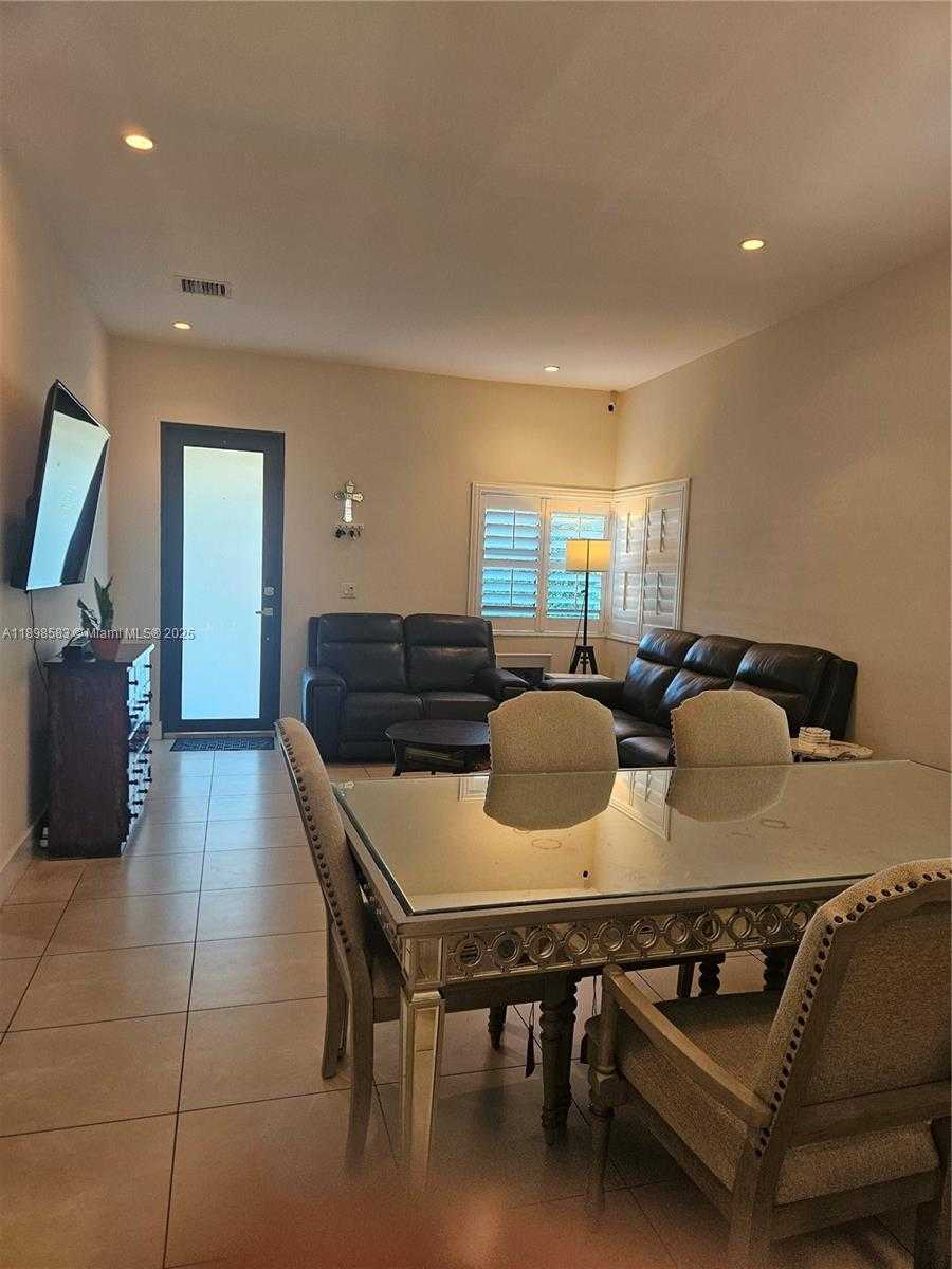 Small Image of 2030 SOUTH WEST 60TH AVE, Miami Number 7