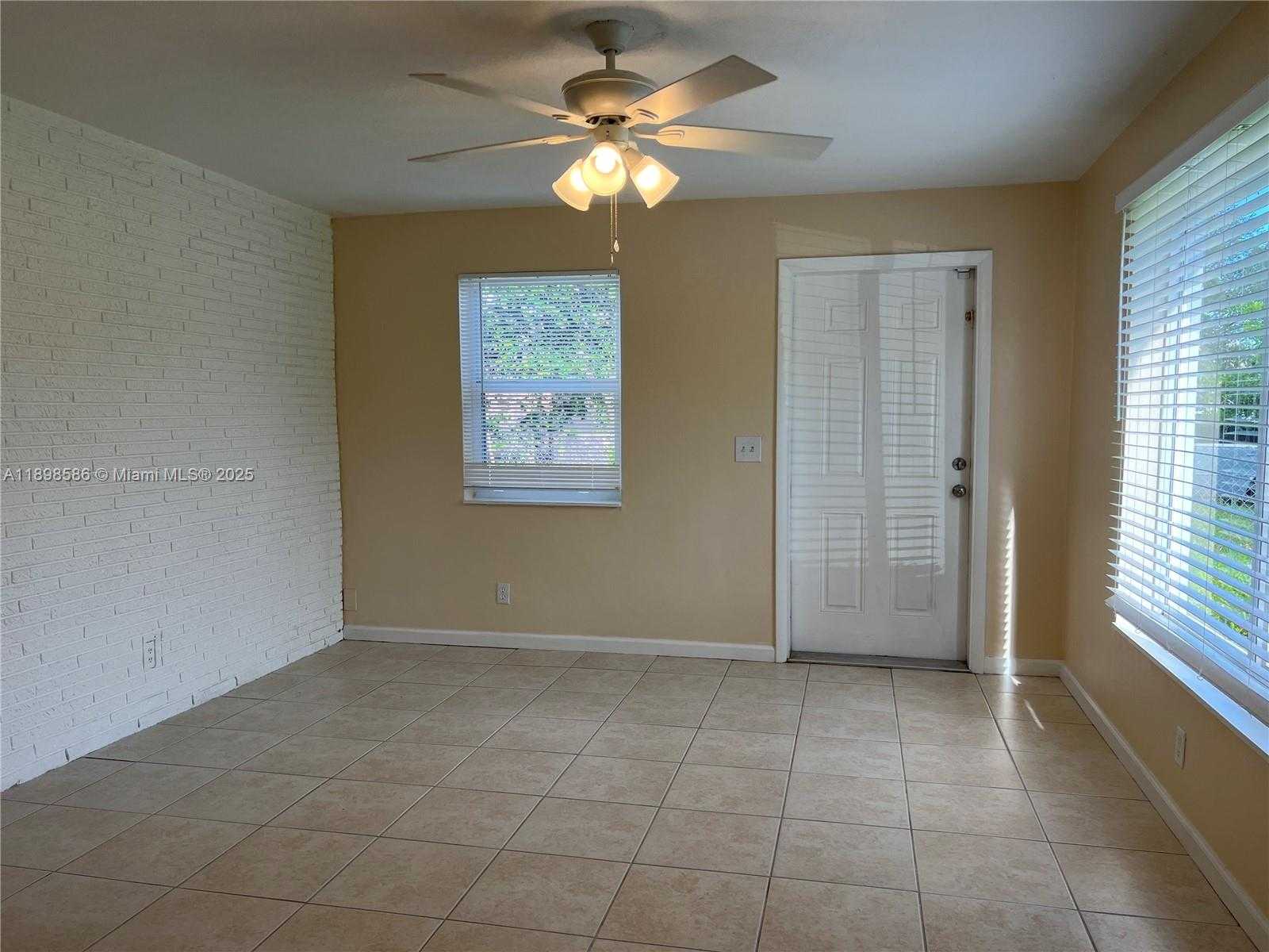 Small Image of 6241 SOUTH WEST 38TH CT, Davie Number 3