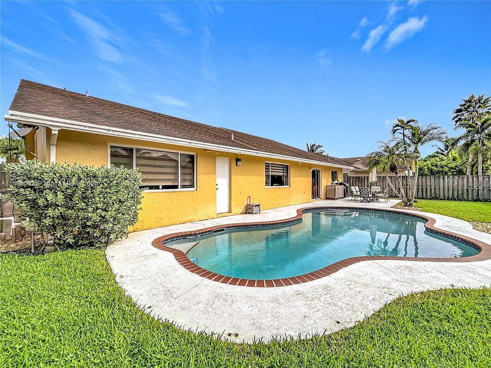 Small Image of 8060 NORTH WEST 51ST CT, Lauderhill Number 39