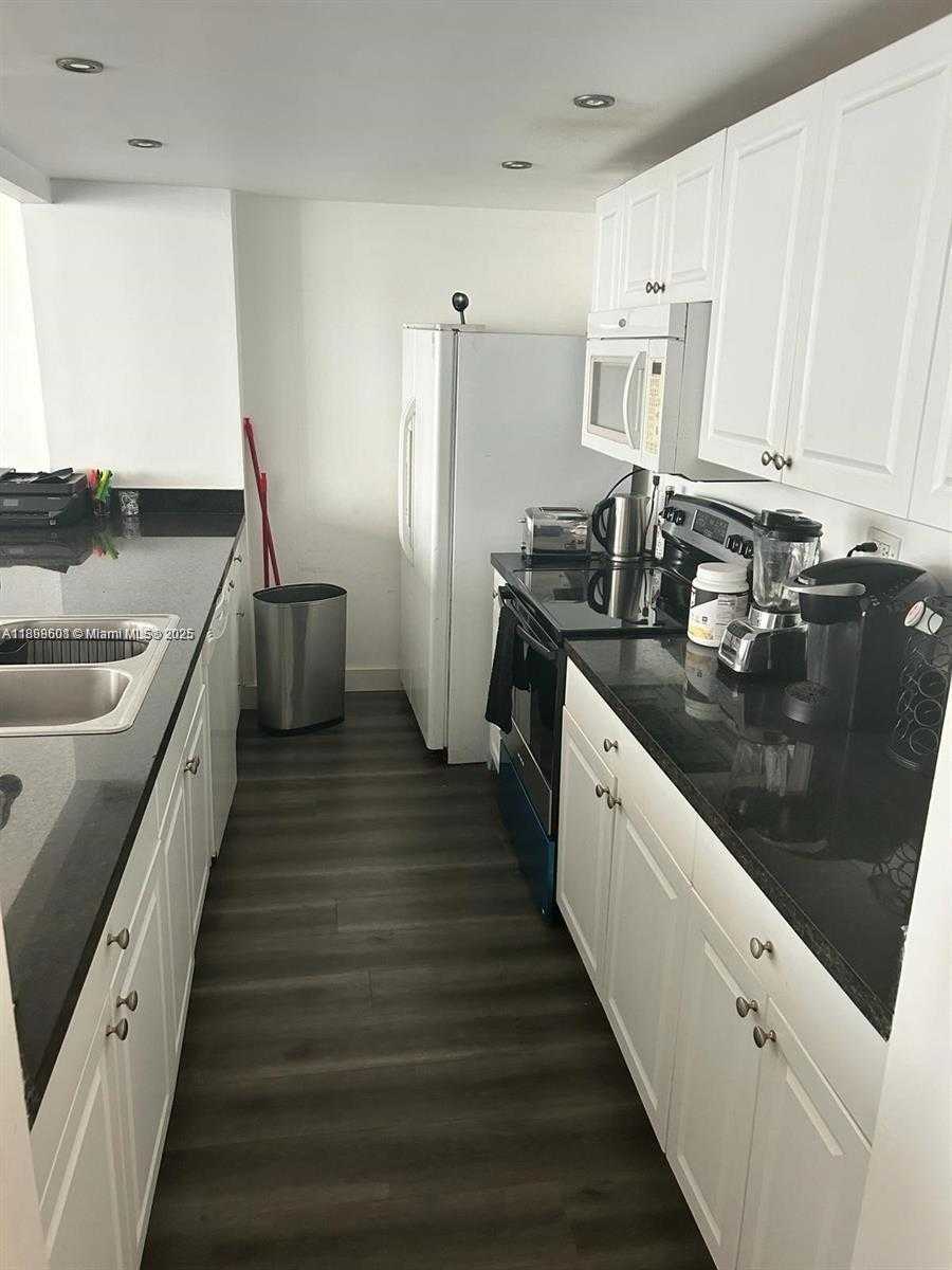 Small Image of 7545 EAST TREASURE DR #10E, North Bay Village Number 15