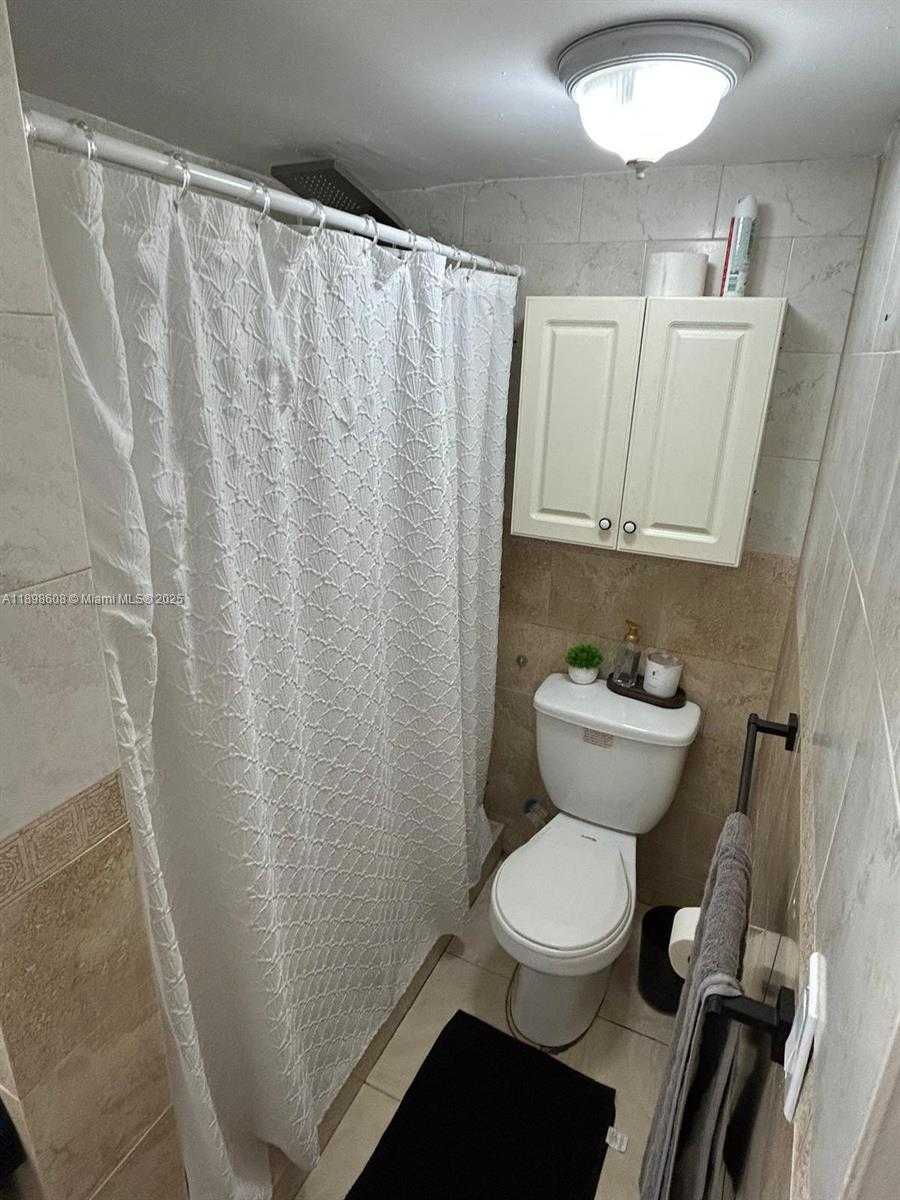 Small Image of 7545 EAST TREASURE DR #3B, North Bay Village Number 10