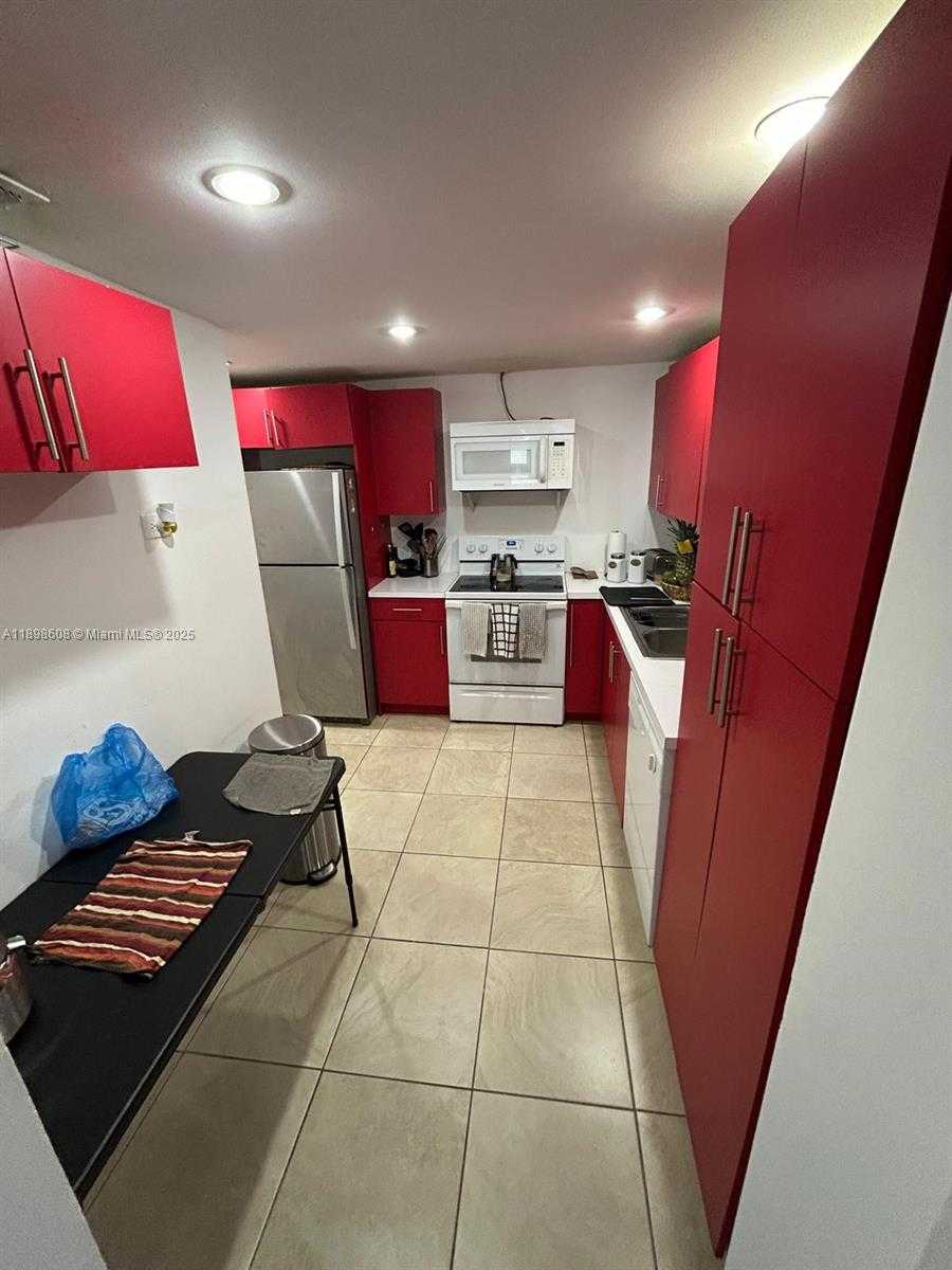 Small Image of 7545 EAST TREASURE DR #3B, North Bay Village Number 14