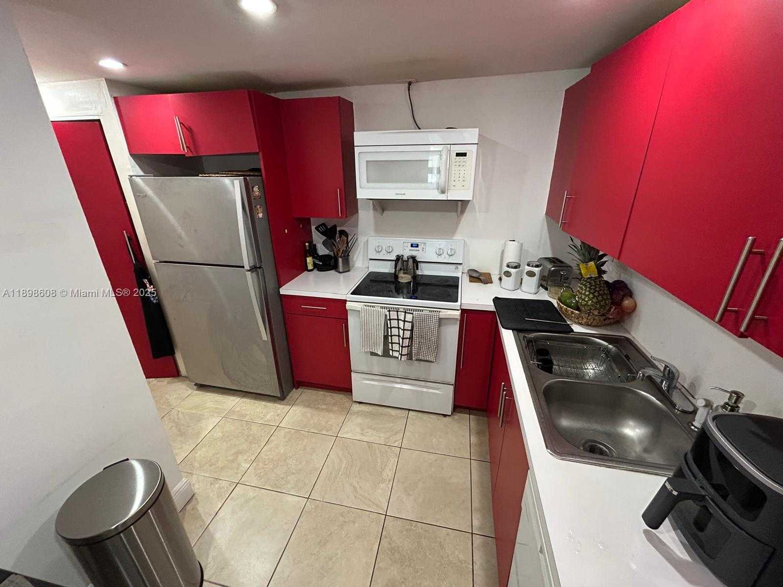 Small Image of 7545 EAST TREASURE DR #3B, North Bay Village Number 15