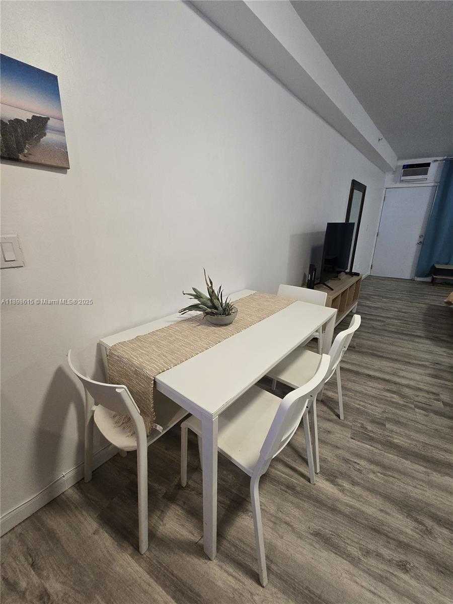 Small Image of Miami Beach Number 18