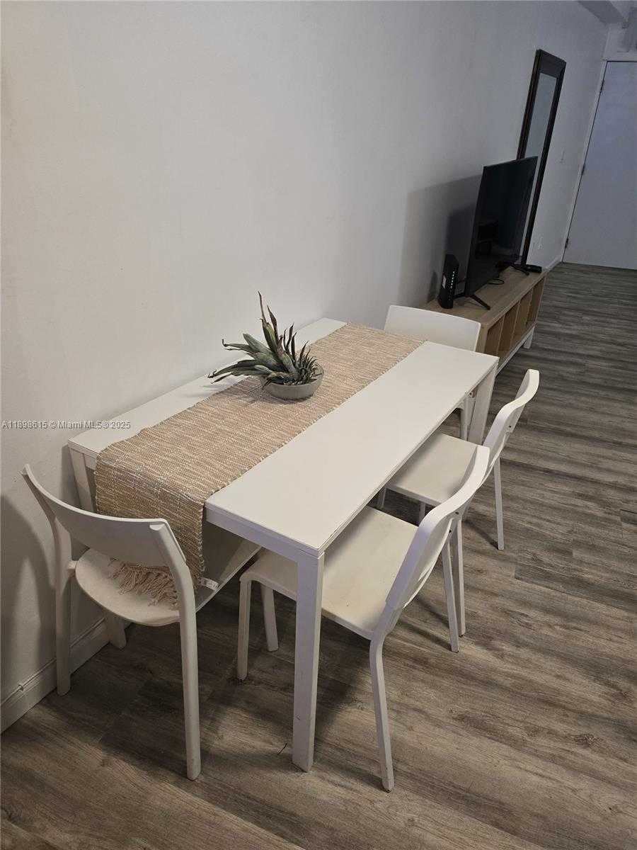 Small Image of Miami Beach Number 19
