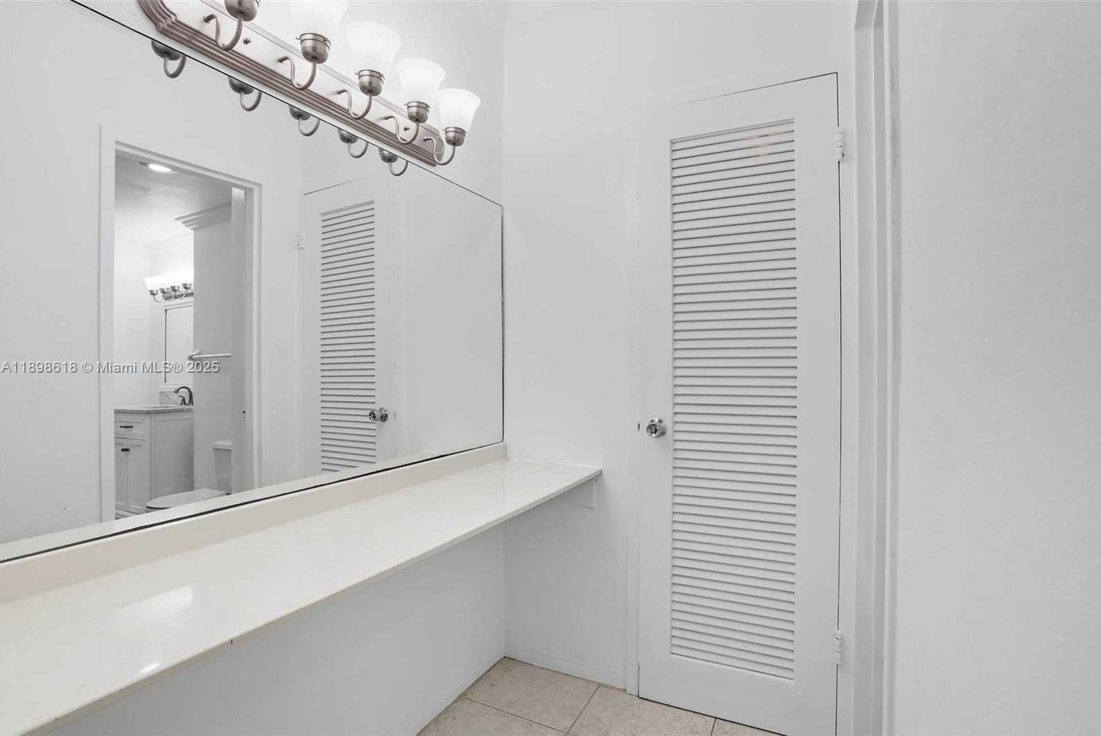 Small Image of 800 WEST AVE #506, Miami Beach Number 12