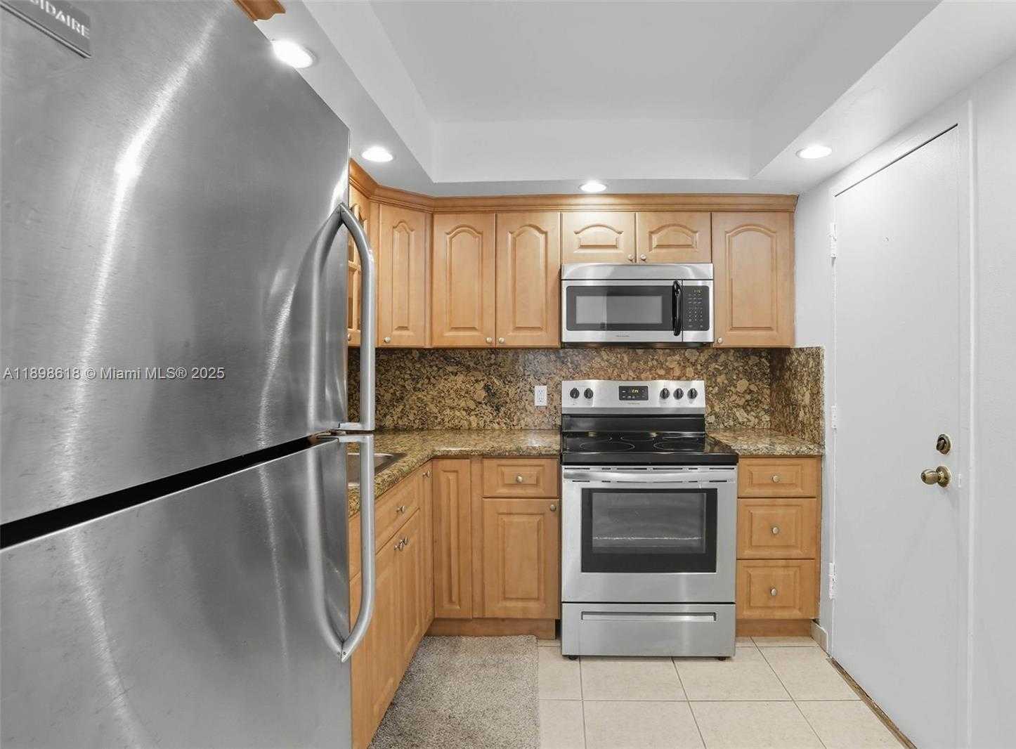 Small Image of 800 WEST AVE #506, Miami Beach Number 7