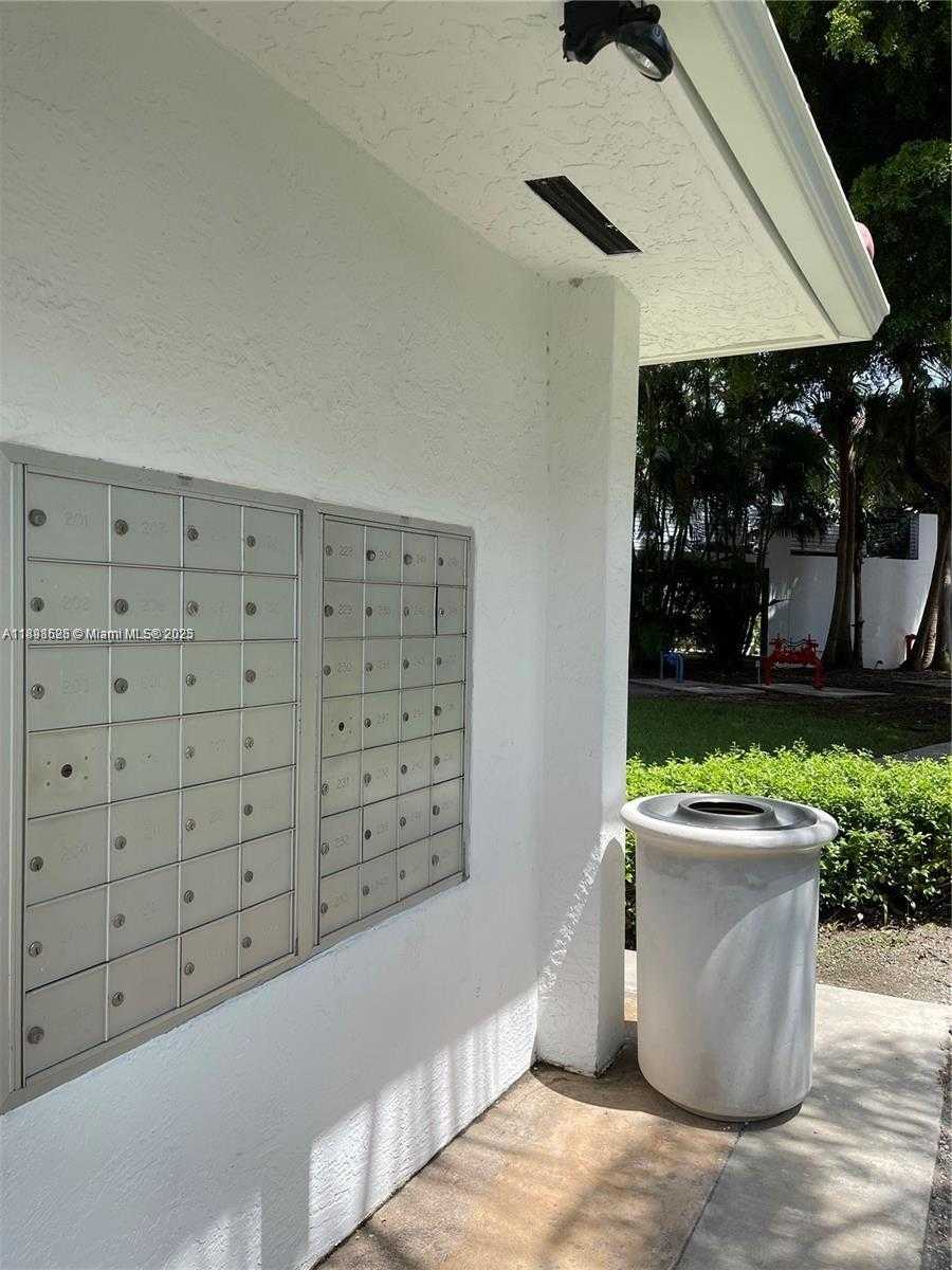 Small Image of 3135 NORTH EAST 184TH ST #2103, Aventura Number 30