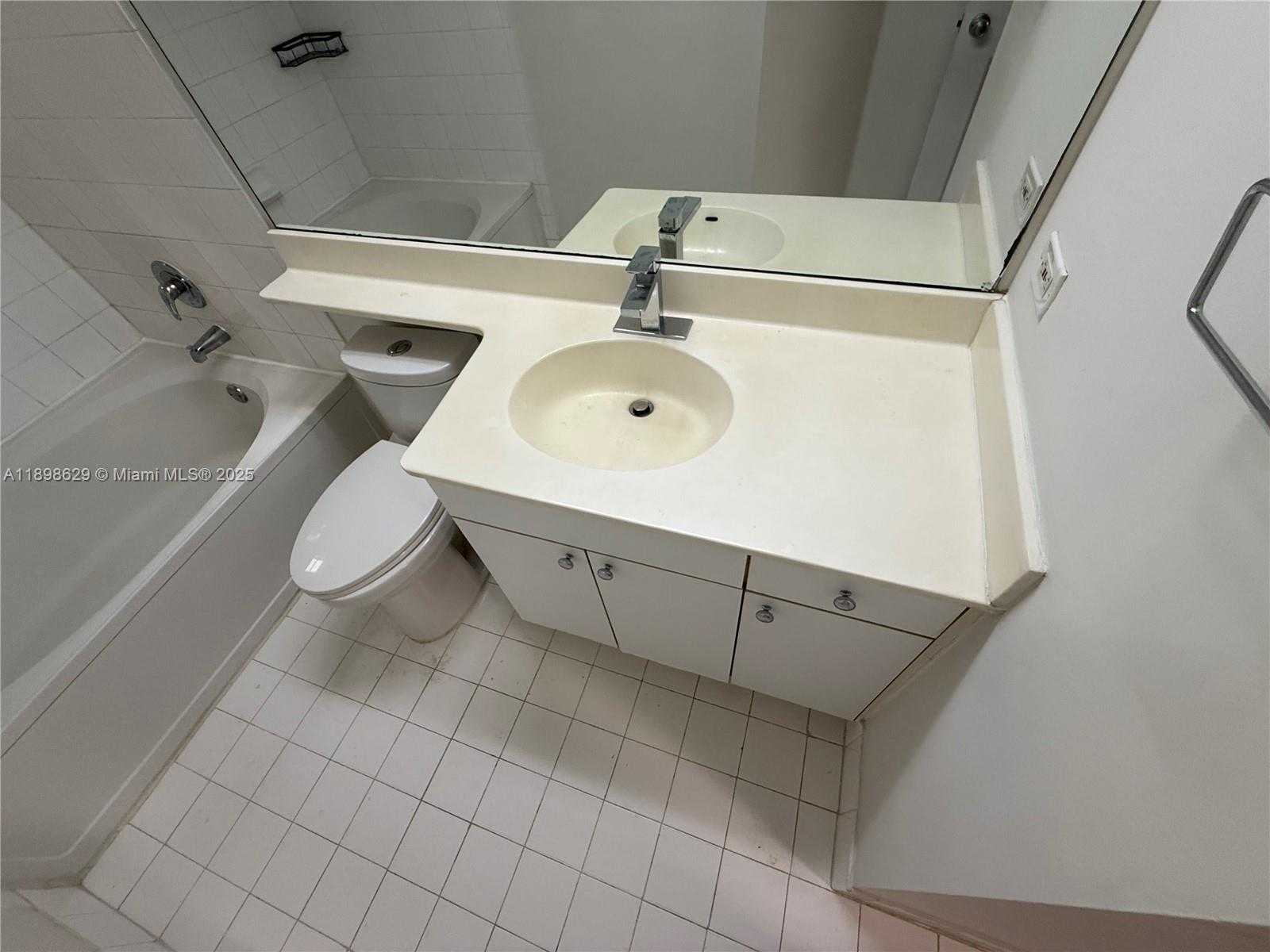 Small Image of 17125 NORTH BAY RD #3203, Sunny Isles Beach Number 18