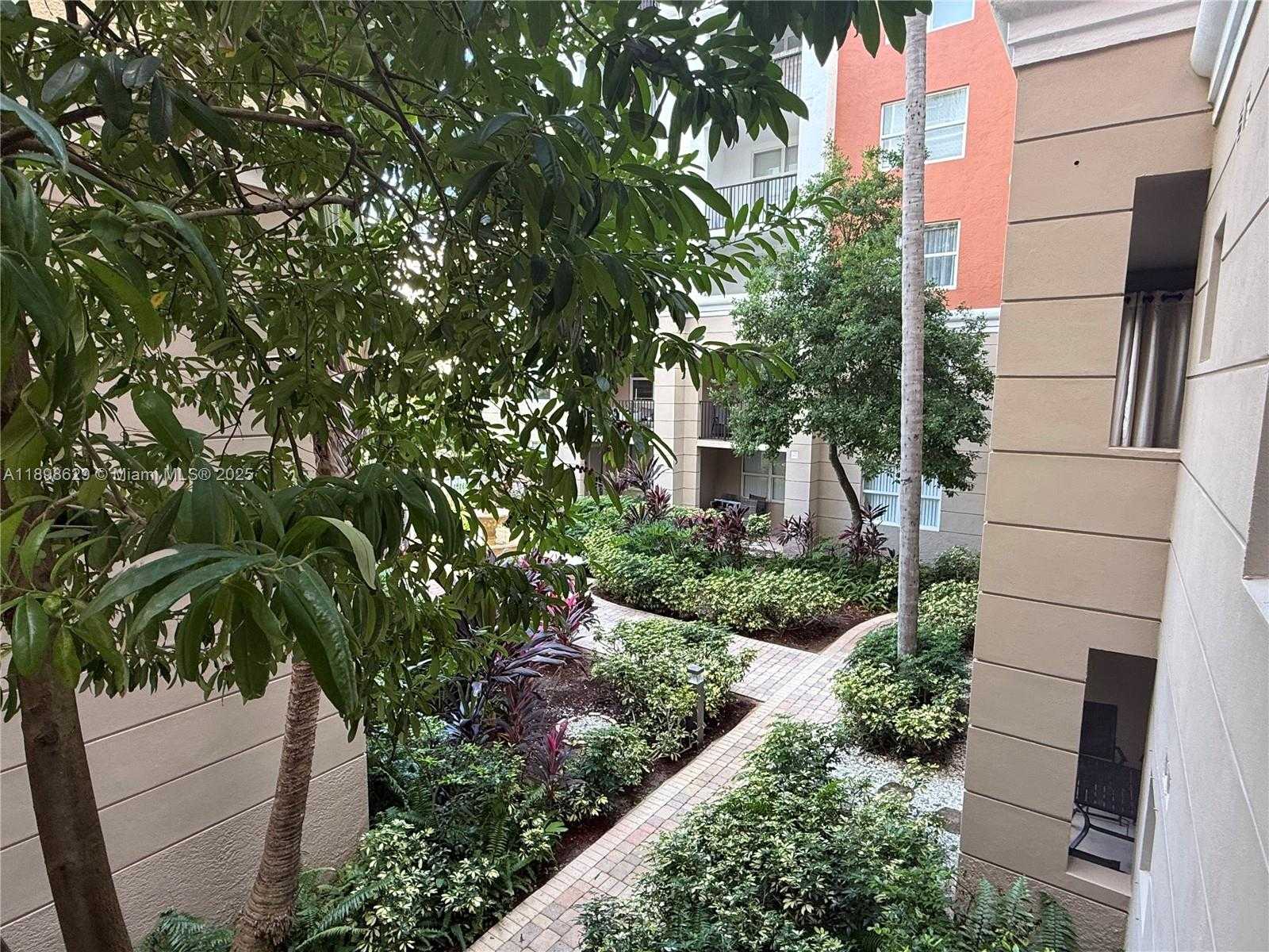 Small Image of 17125 NORTH BAY RD #3203, Sunny Isles Beach Number 5