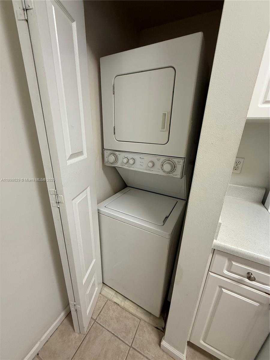 Small Image of 17125 NORTH BAY RD #3203, Sunny Isles Beach Number 8